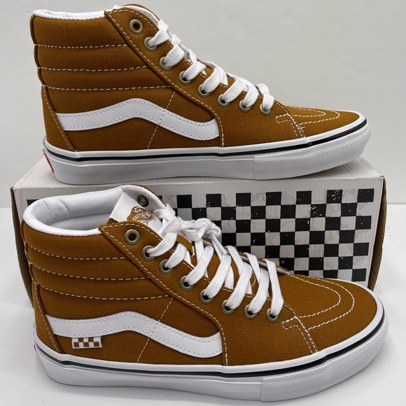 Vans Shoes - Vans WMNS Skate Sk8-Hi
Canvas Golden Brown
VN0A5FCC1M7
High-Top Sneakers